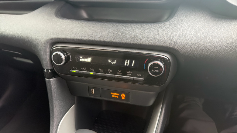 Toyota Yaris 1.5 Hybrid Design 5dr CVT Hybrid Hatchback